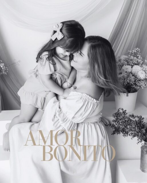 Las Minis del Día de la Madre siempre tienen una conexión especial. Cada familia es única, es especial, pero hay algo que las une a todas: ese amor inmenso de mamá y el deseo de guardar este momento para siempre.
Esta campaña ya está SOLD OUT. Gracias, mamis, por elegirme para conservar sus recuerdos más valiosos. 🙏🏻😍